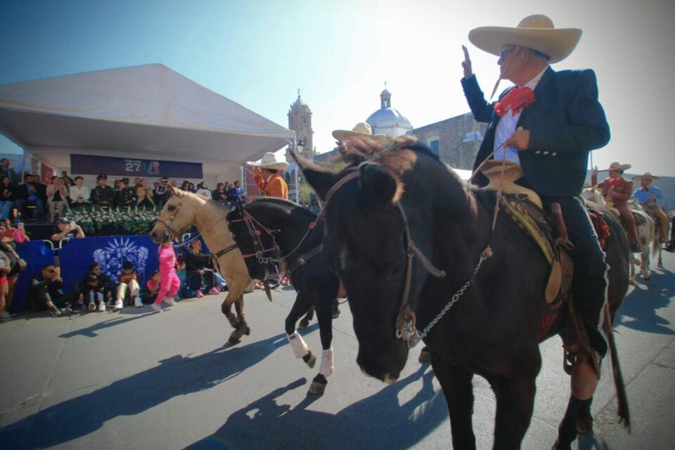 CELEBRAN CON ENTUSIASMO EL 115 ANIVERSARIO DE LA REVOLUCIÓN MEXICANA