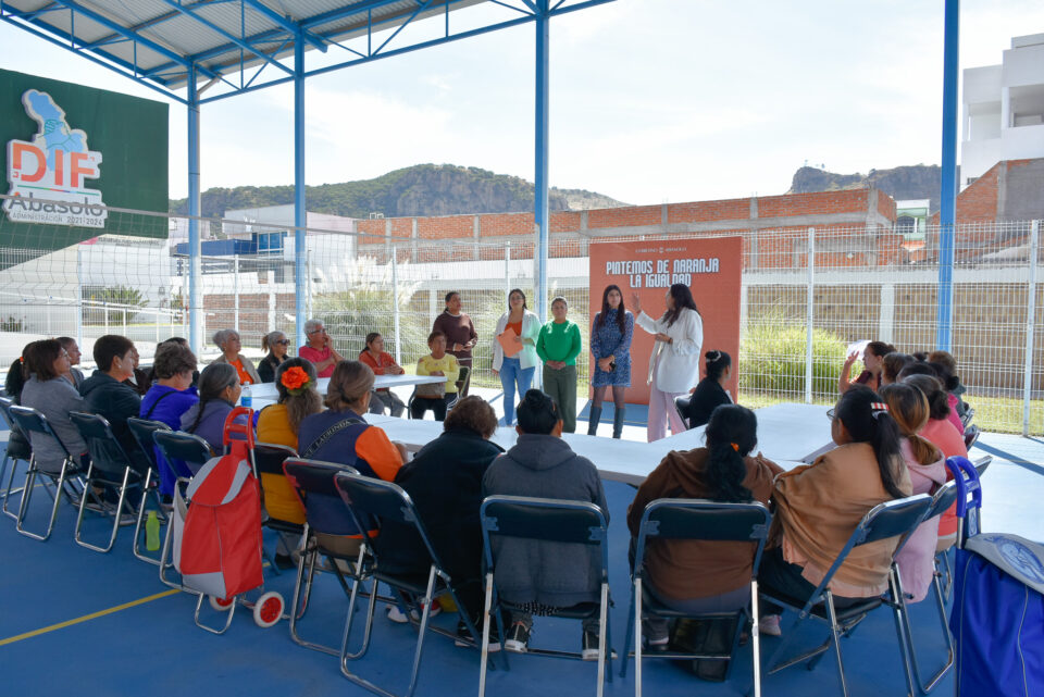 IMAM Abasolo realiza taller para adultos mayores sobre la violencia por abandono