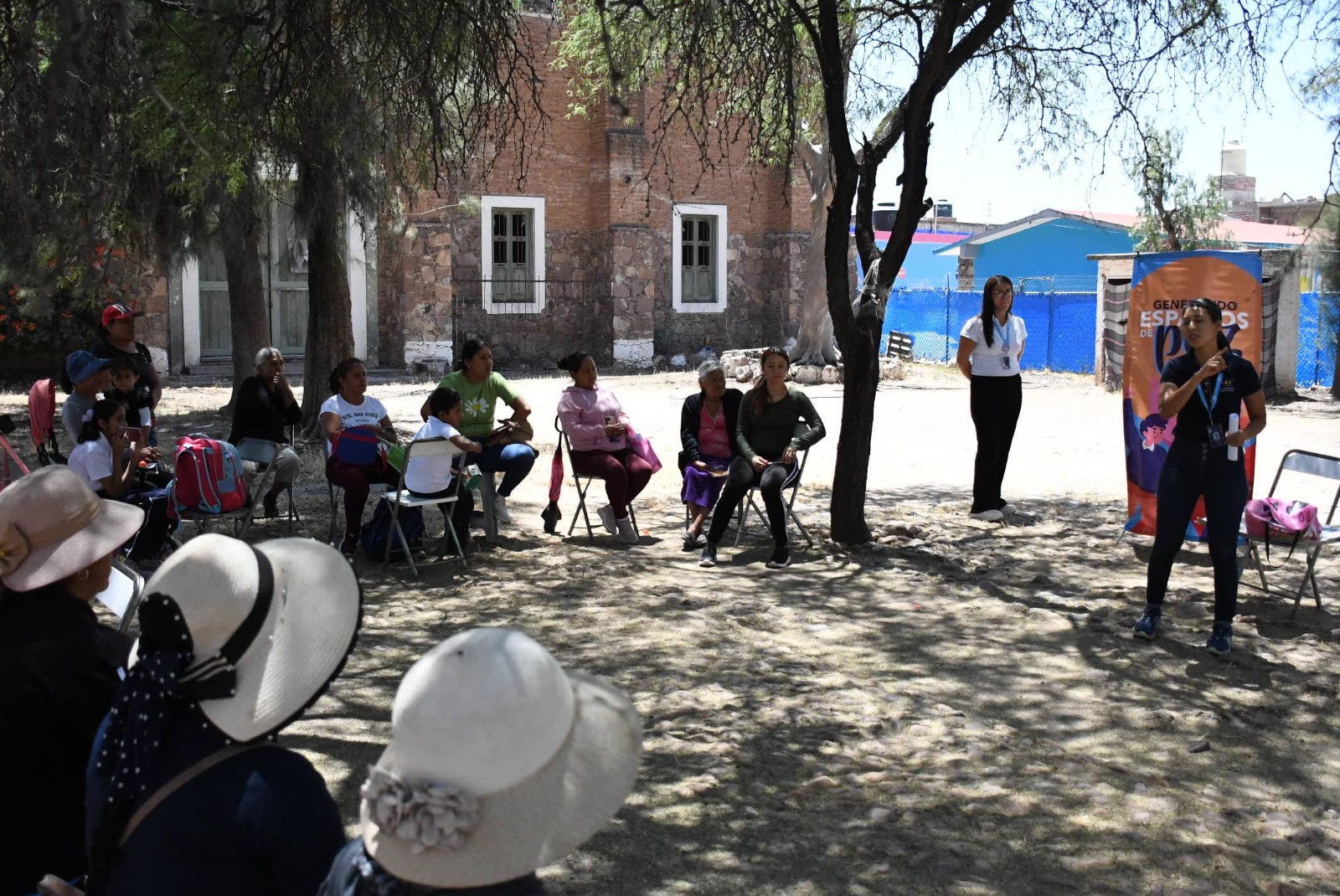 DIF CONSTRUYE ENTORNOS DE PAZ 
Y CONVIVENCIA FAMILIAR 
