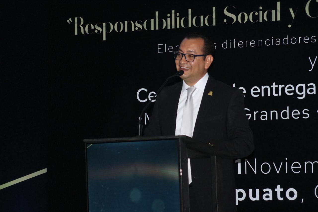 ENTREGAN DISTINTIVOS A EMPRESAS SOCIALMENTE RESPONSABLES