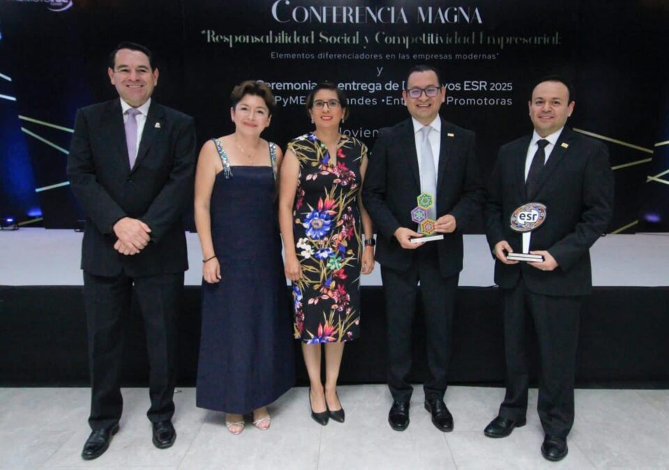 ENTREGAN DISTINTIVOS A EMPRESAS SOCIALMENTE RESPONSABLES