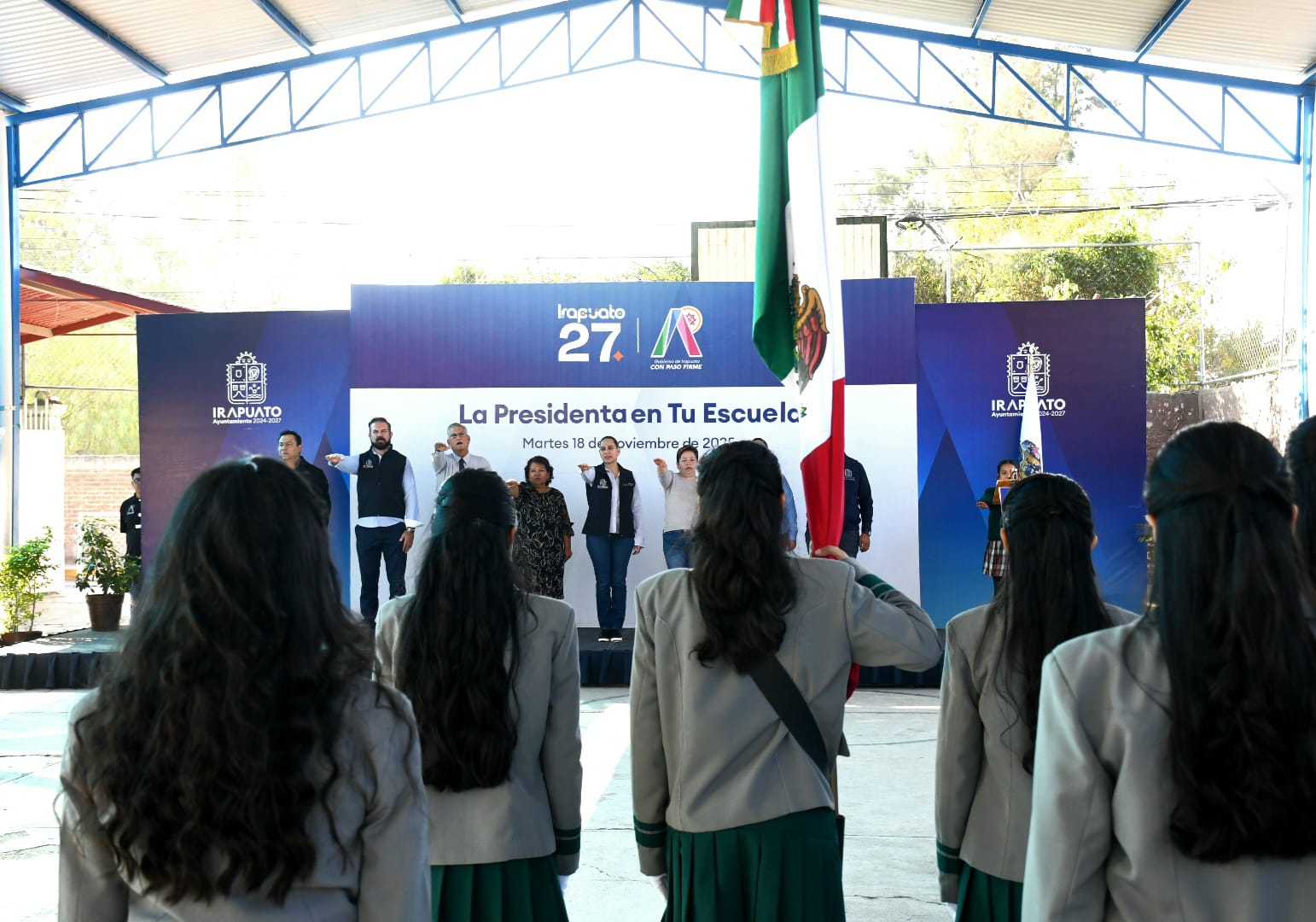 RECUERDAN FECHAS CONMEMORATIVAS DURANTE EVENTO CÍVICO EN IRAPUATO  