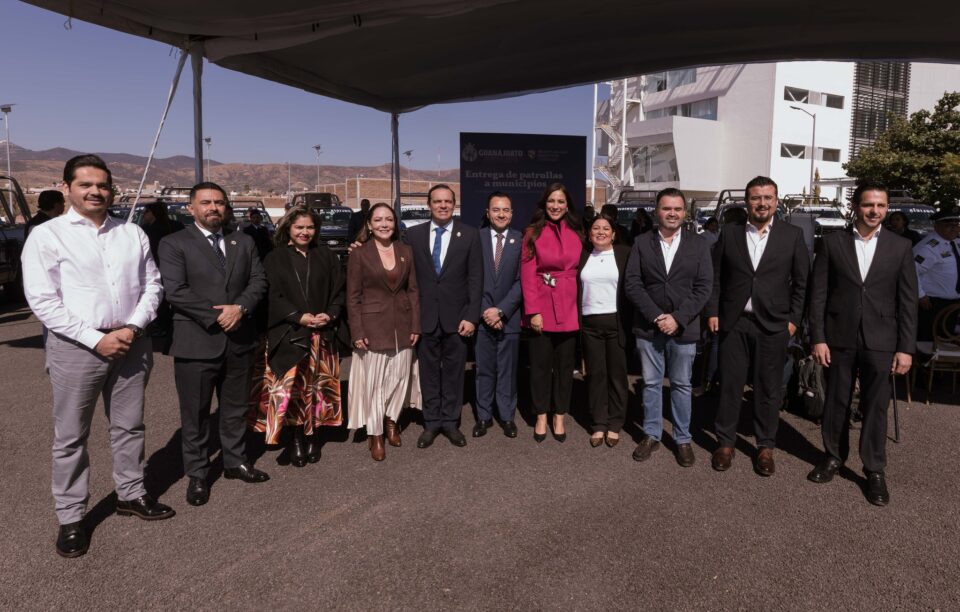 Entrega Gobernadora Patrullas a Municipios de Guanajuato