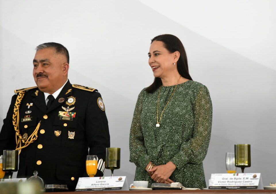 RECONOCEN LABOR DE HOMBRES Y MUJERES DEL EJÉRCITO MEXICANO