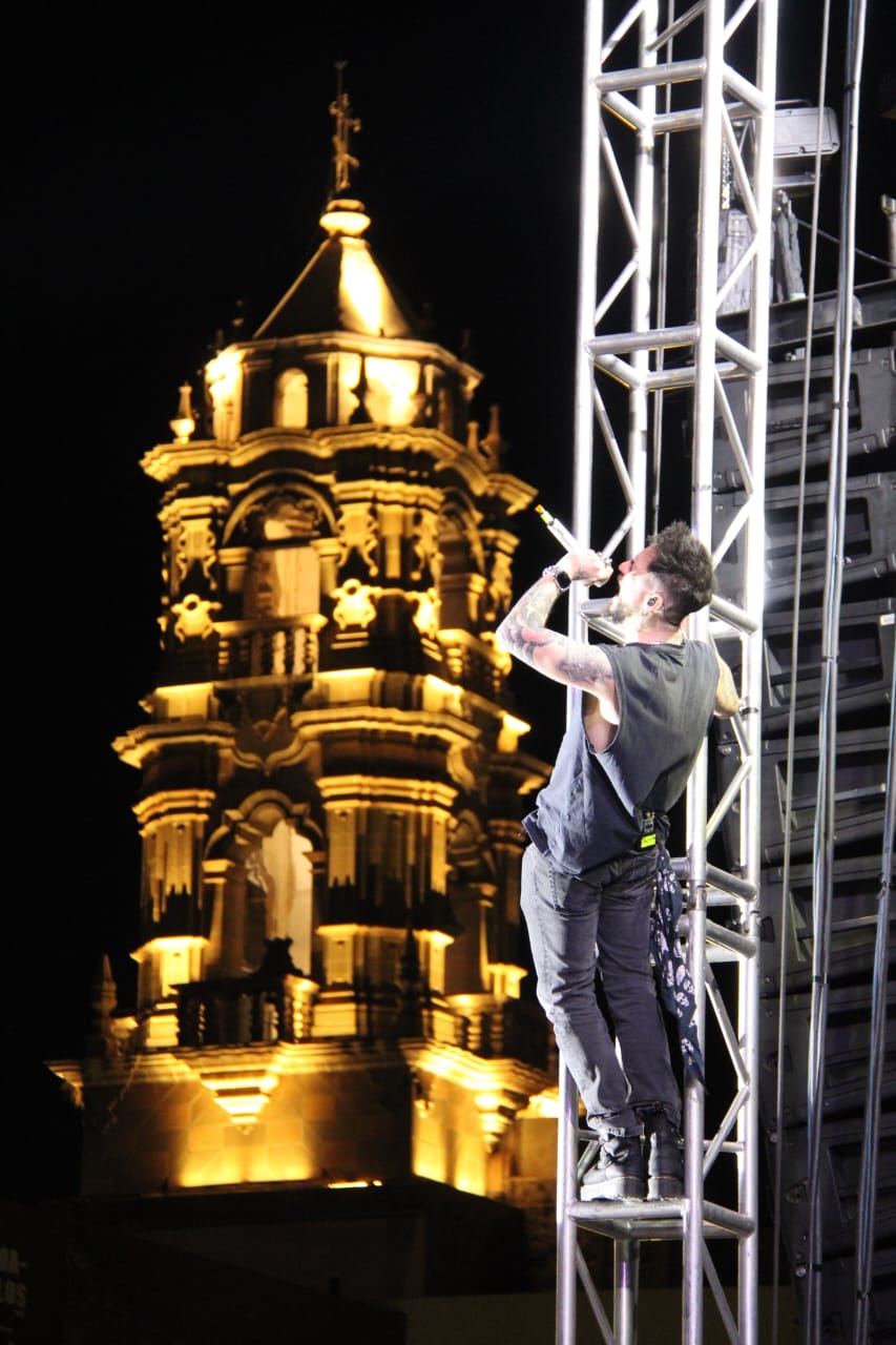 CELEBRAN IRAPUATENSES 479 AÑOS DE FUNDACIÓN CON JENNY AND THE MEXICATS  
