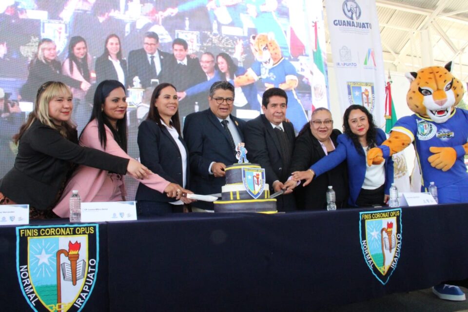 CELEBRAN 75 AÑOS DE VOCACIÓN Y EXCELENCIA EDUCATIVA DE LA ENOI