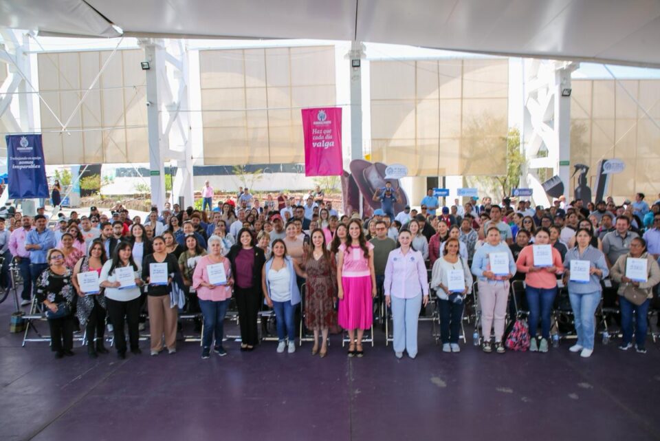 Entrega Gobernadora apoyos a emprendedoras con “Mi Negocio Pa’Delante”.