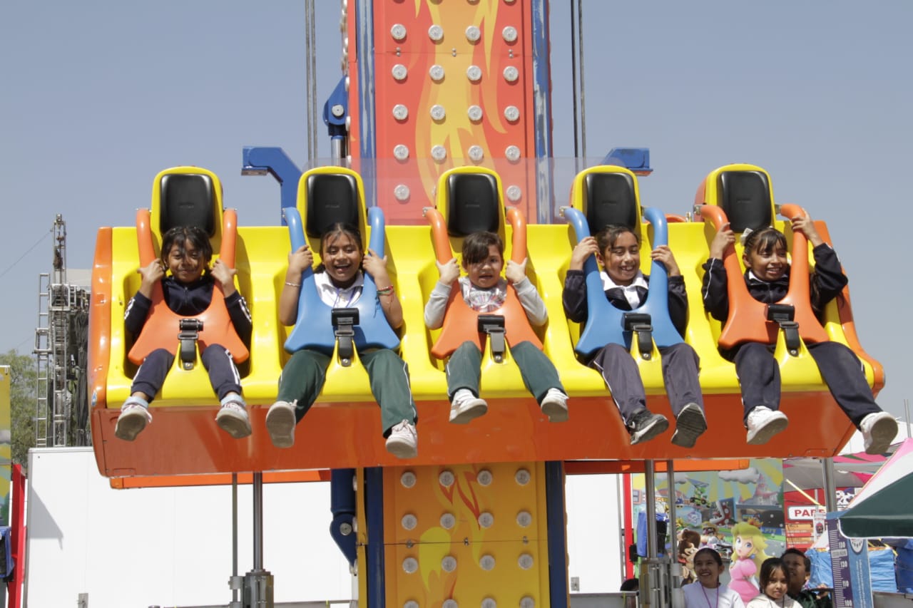 NIÑAS Y NIÑOS DE IRAPUATO DISFRUTAN LA FERIA DE LAS FRESAS 2026 CON ACCESO GRATUITO