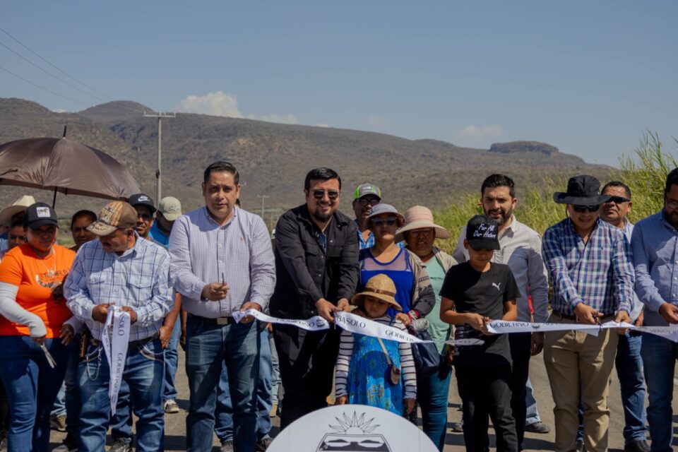 Inauguración de la rehabilitación de acceso vial hacia comunidades rurales de Abasolo