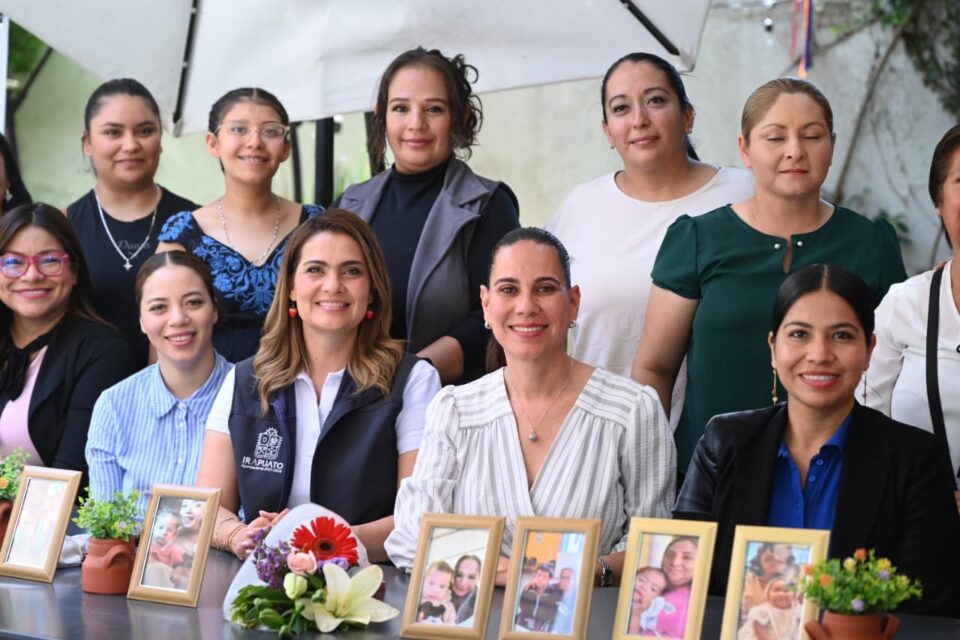RECONOCE DIF IRAPUATO A MADRES DE PERSONAS CON DISCAPACIDAD